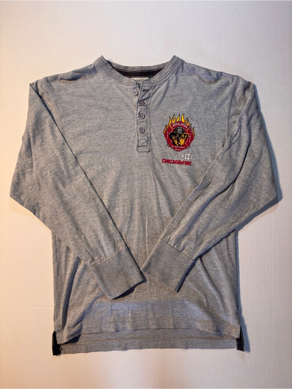 Vtg J. America Chicago Fire Department Devil Dogs Long Sleeve Henley Shirt Sz L